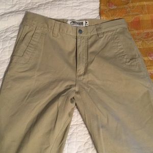Mountain Khaki Relaxed Fit size 34 x 32